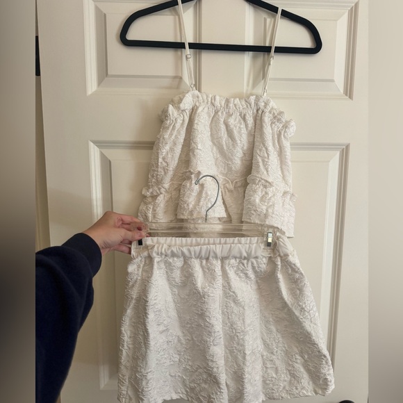 White Two Piece Set - Picture 6 of 9